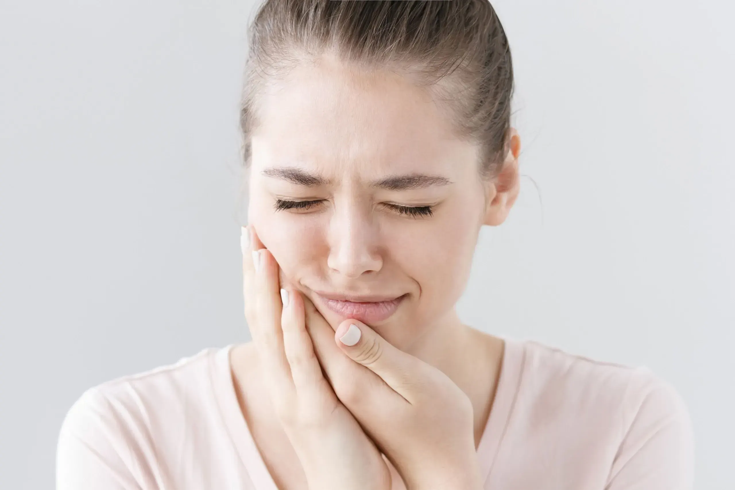 Patient describing toothache symptoms at East Ellijay Family & Cosmetic Dentistry