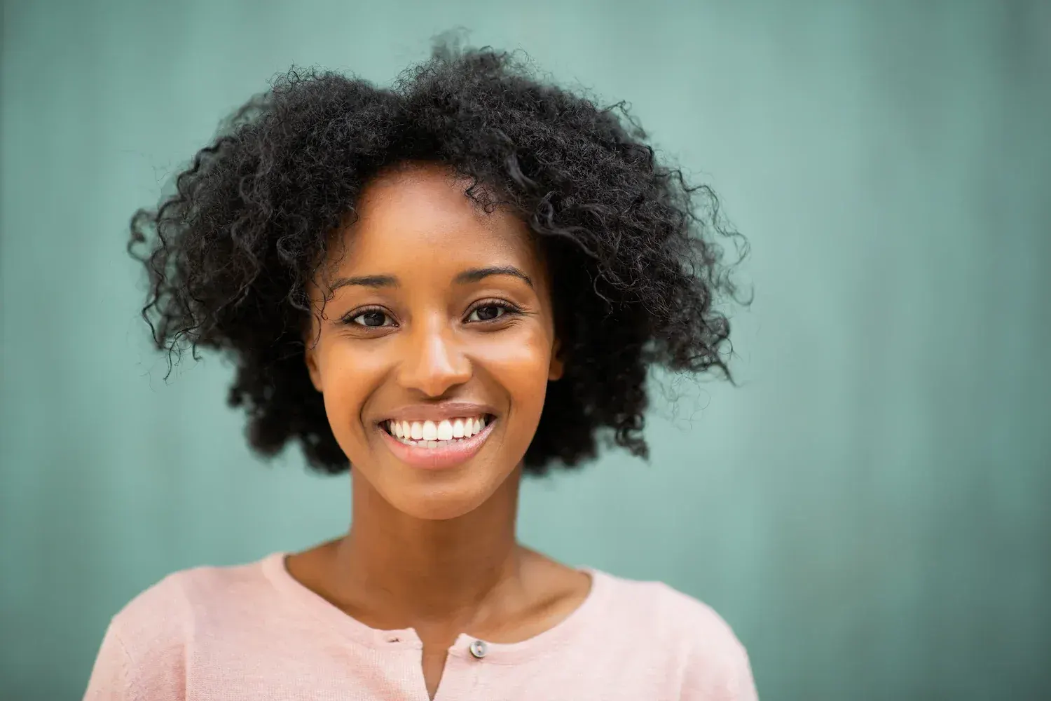 Transform Your Dull Smile Into a Dazzling, Bright Smile With Veneers